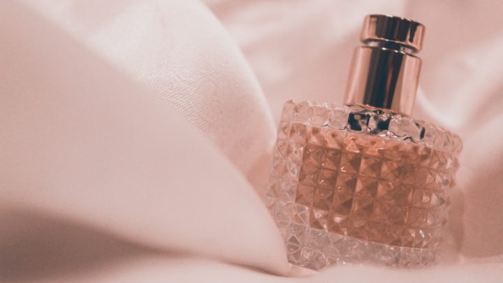 Десятка самых романтических ароматов от модных брендов